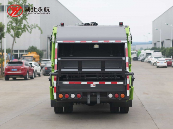 东风凯普特8方压缩式垃圾车