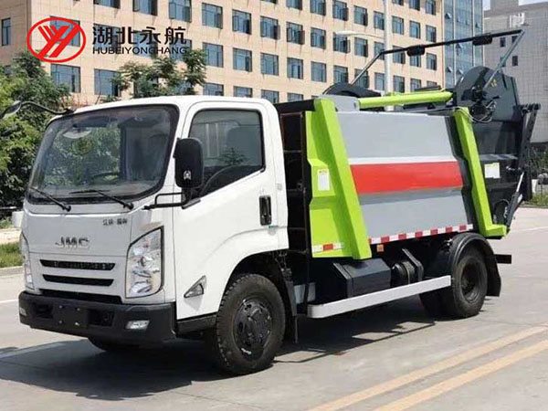 江铃7方无泄漏压缩式垃圾车
