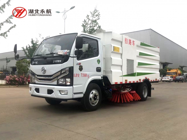 东风小多利卡扫路车