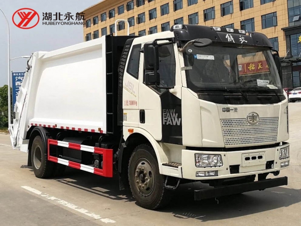 解放J6L 12方压缩式垃圾车