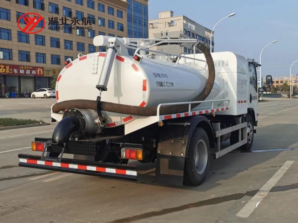 庆铃纯电动吸粪车