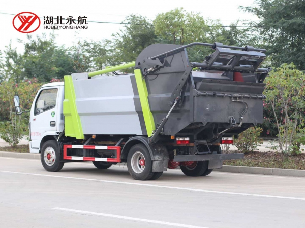 东风小多利卡7方无泄漏压缩式垃圾车
