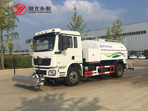陕汽德龙L3000路面清洗车