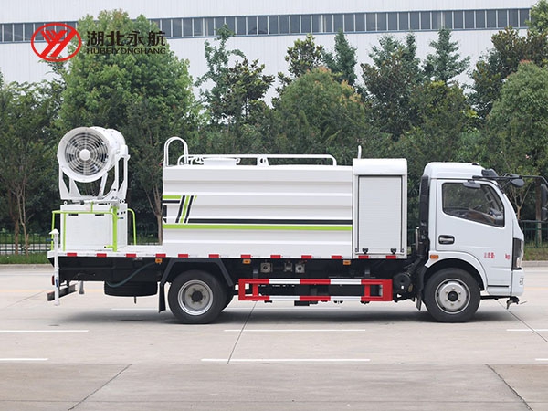 东风凯普特抑尘车（方箱）