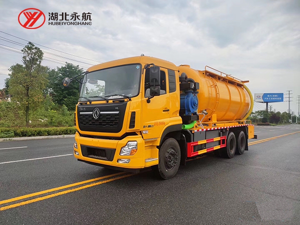 东风天龙吸污车