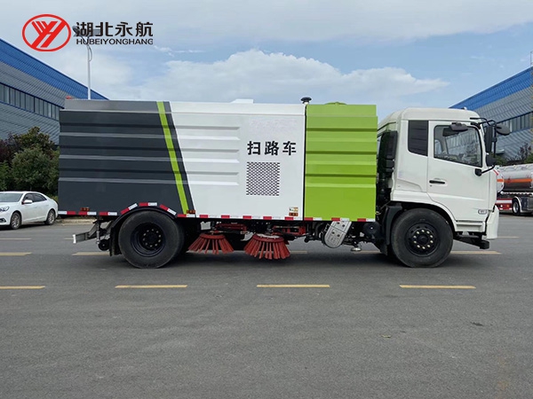 东风天锦扫路车