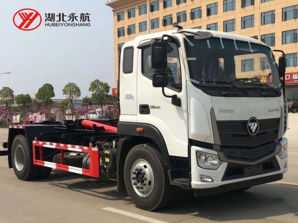 福田欧马可钩臂垃圾车