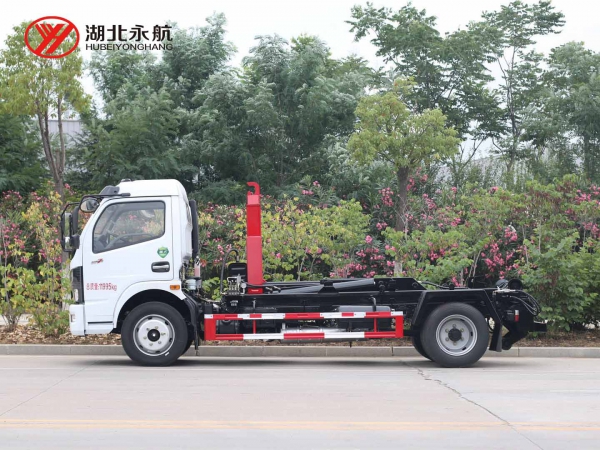 东风凯普特钩臂垃圾车