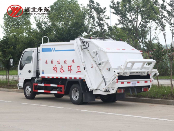五十铃(600P)6方压缩式垃圾车
