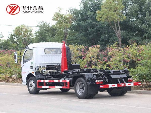 东风凯普特钩臂垃圾车