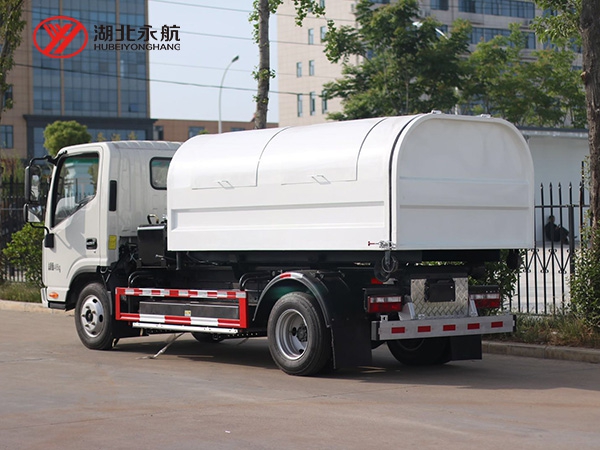 德力纯电动钩臂垃圾车