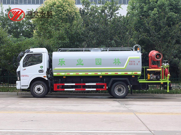 东风凯普特抑尘车（圆罐）