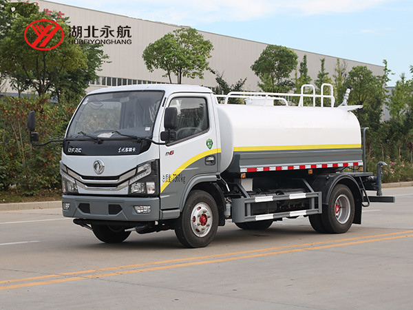 东风小多利卡洒水车