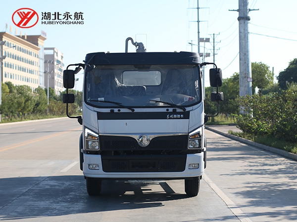 东风福瑞卡吸污车