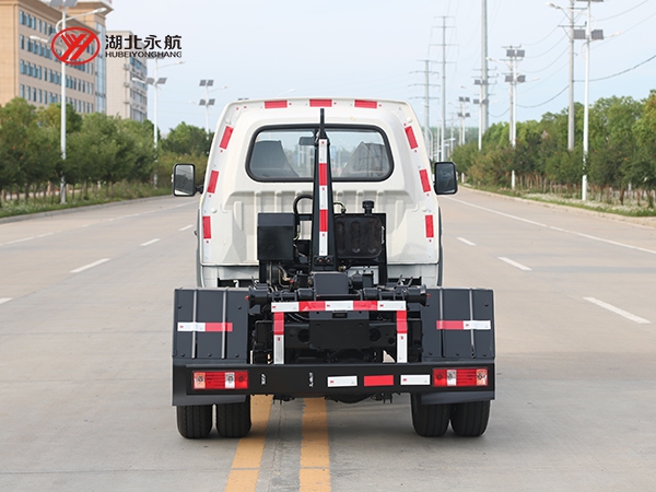东风小卡纯电动钩臂垃圾车