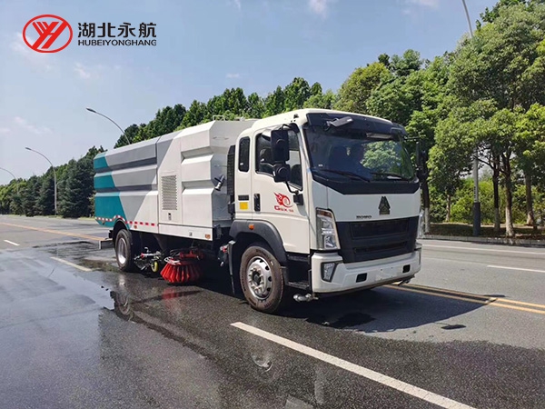 重汽豪沃洗扫车