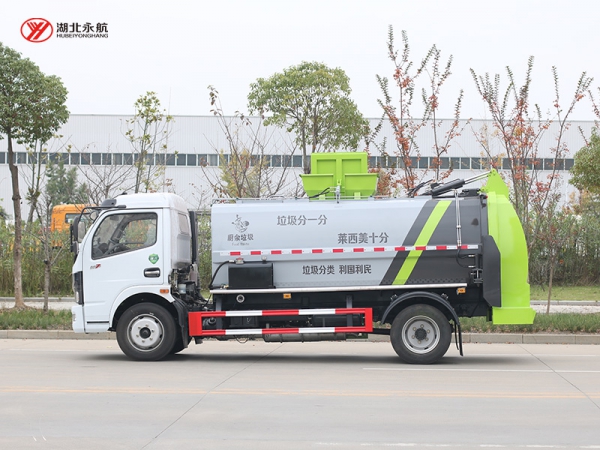 东风大多利卡餐厨垃圾车