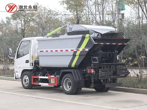 凯马高位自装卸式垃圾车