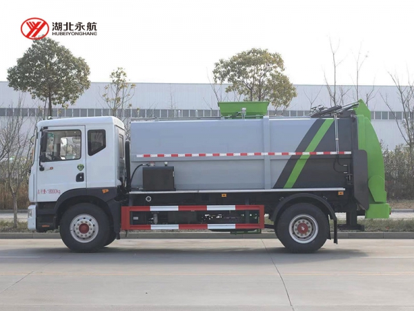 东风多利卡D9餐厨垃圾车