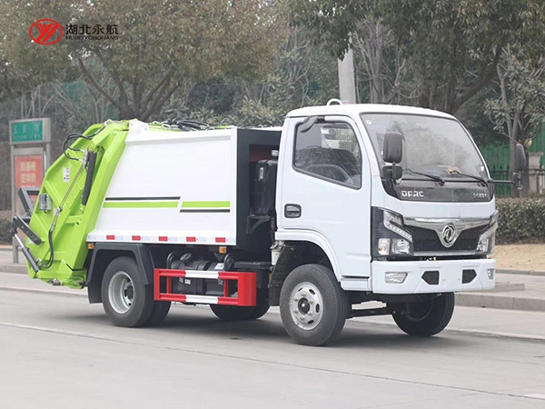 东风福瑞卡4方压缩式垃圾车
