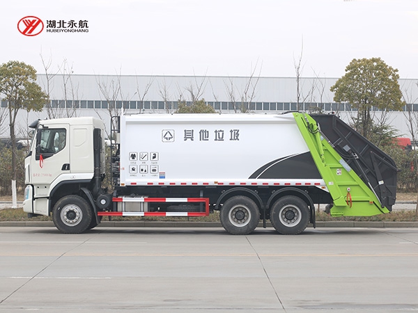 柳汽乘龙18方压缩式垃圾车
