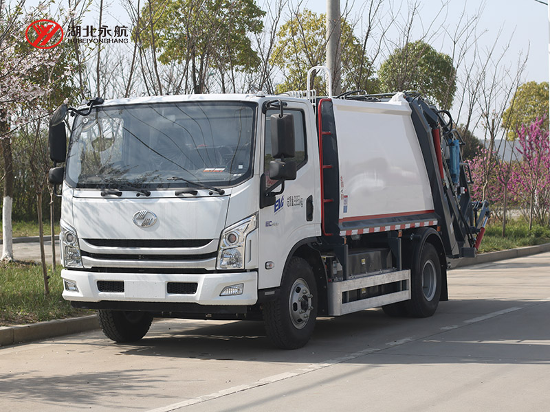 上汽跃进纯电动6方压缩式垃圾车