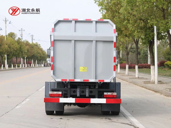 东风大多利卡侧装垃圾车