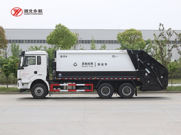 陕汽轩德翼3 18方压缩式垃圾车
