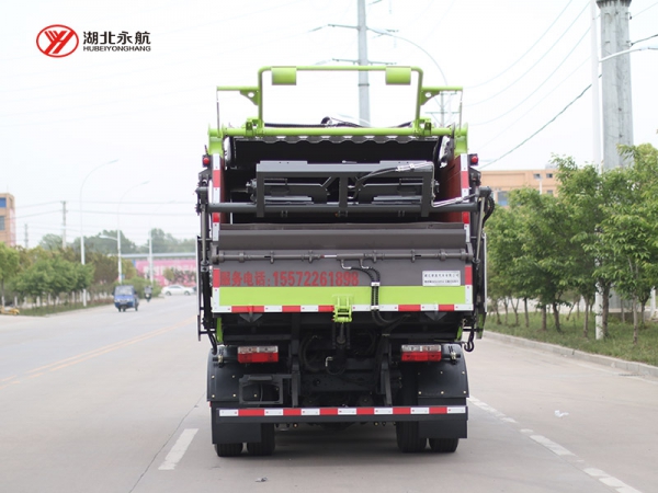 东风大多利卡11方无泄漏压缩式垃圾车