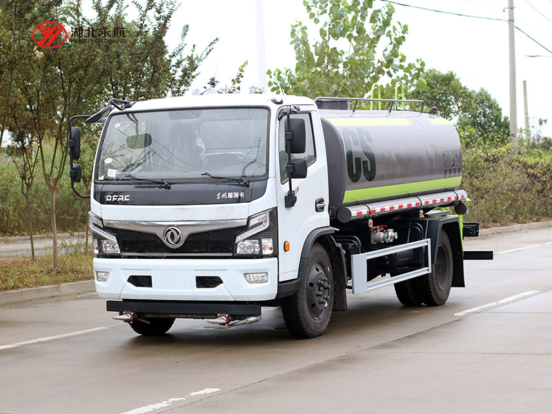 东风福瑞卡洒水车
