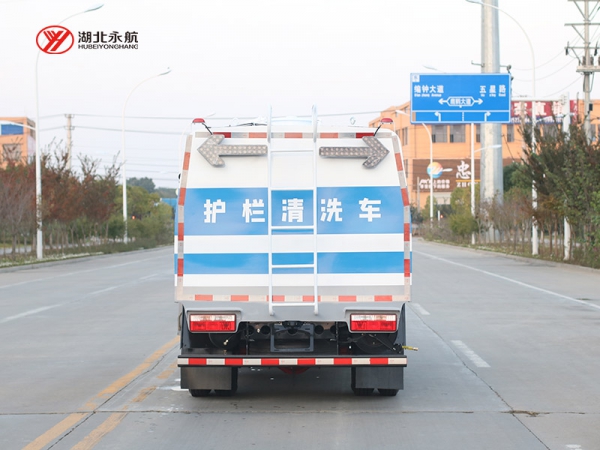 东风凯普特护栏清洗车