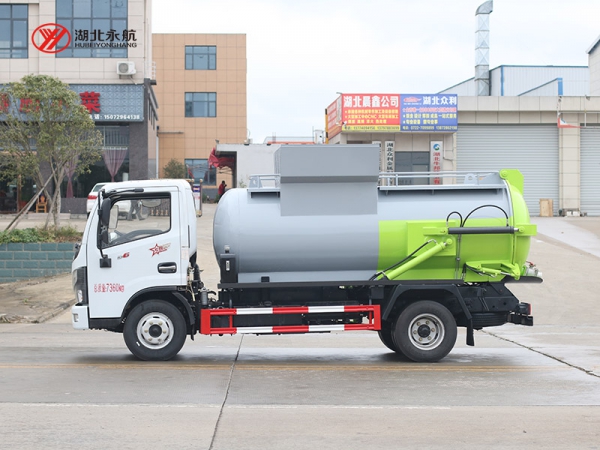 东风小多利卡餐厨垃圾车（圆罐）