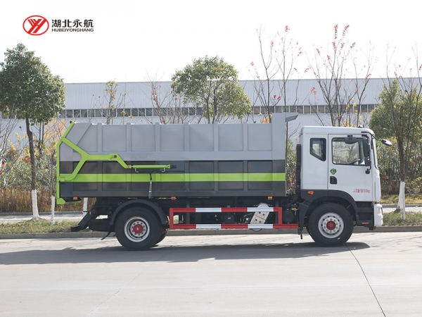 东风多利卡D9对接垃圾车