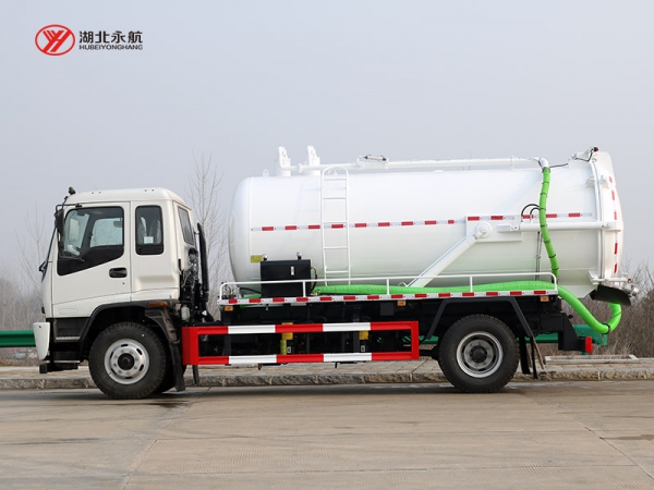 五十铃FTR吸污车