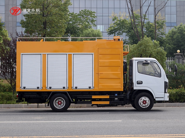 东风小多利卡污水净化车