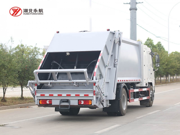 吉利嘉龙纯电动12方压缩式垃圾车