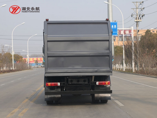 福田领航对接垃圾车