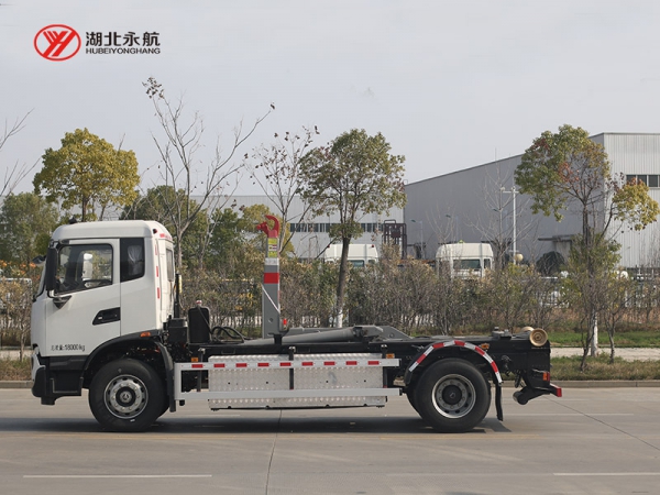 东风天锦纯电动钩臂垃圾车