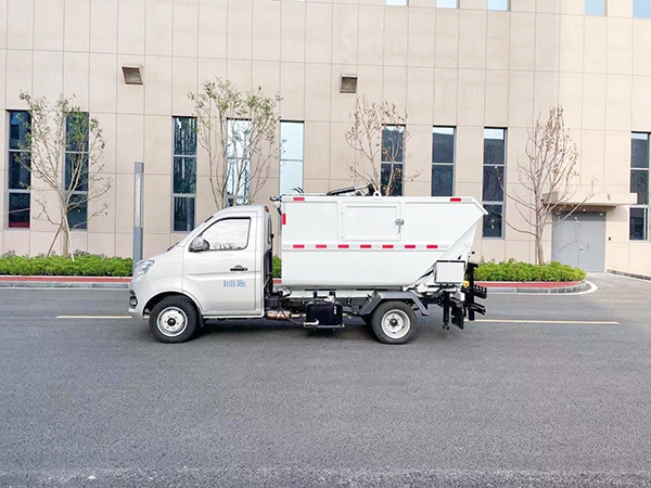 高位无泄漏压缩式垃圾车