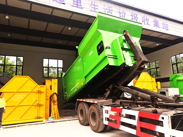 分体式侧翻上料移动压缩站