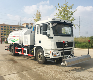 路面养护车